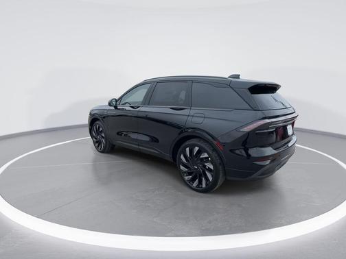 Infinite Black Metallic 2026 Lincoln Nautilus Reserve