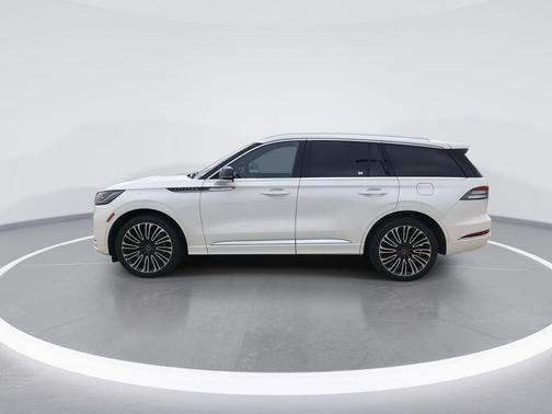 White Metallic 2025 Lincoln Aviator Black Label AWD