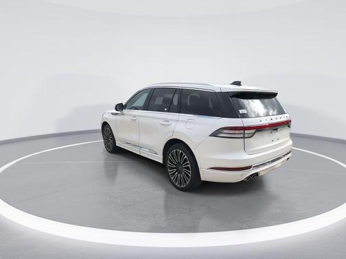 White Metallic 2025 Lincoln Aviator Black Label AWD