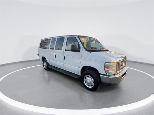 2014 Ford E350 Super Duty XLT