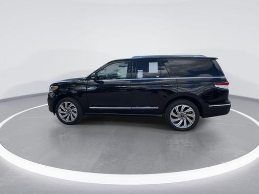 Black Metallic 2024 Lincoln Navigator Reserve