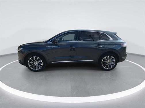 2022 Lincoln Nautilus Reserve