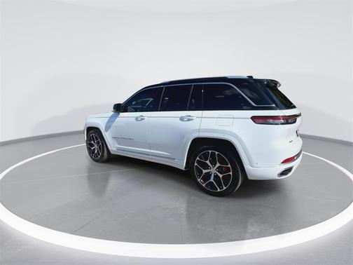 2023 Jeep Grand Cherokee Summit