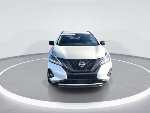 Pearl White Tri-Coat 2024 Nissan Murano SV