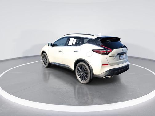 Pearl White Tri-Coat 2024 Nissan Murano SV
