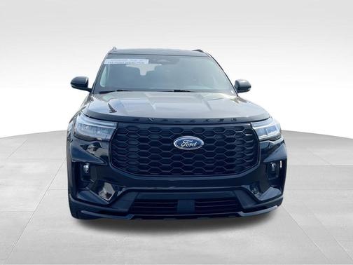 Black Metallic 2025 Ford Explorer ST-Line