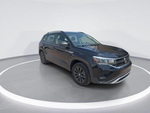 Deep Black Pearl Effect 2023 Volkswagen Taos 1.5T S