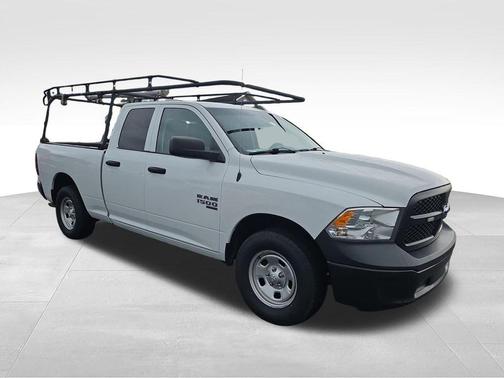 Bright White Clearcoat 2022 RAM 1500 Classic Tradesman