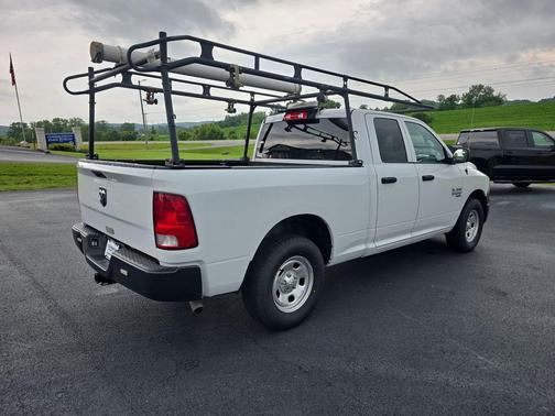 Bright White Clearcoat 2022 RAM 1500 Classic Tradesman