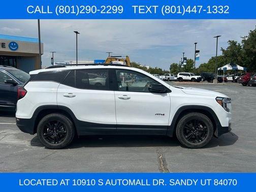 Summit White 2023 GMC Terrain AT4