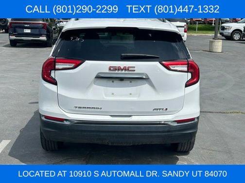 Summit White 2023 GMC Terrain AT4