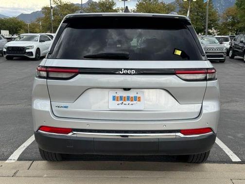 Silver Zynith 2024 Jeep Grand Cherokee 4xe Base