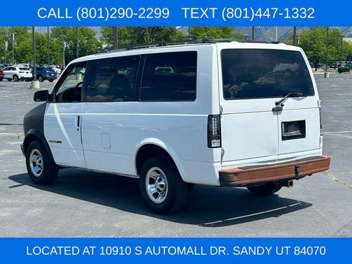 Arctic White 1999 Chevrolet Astro