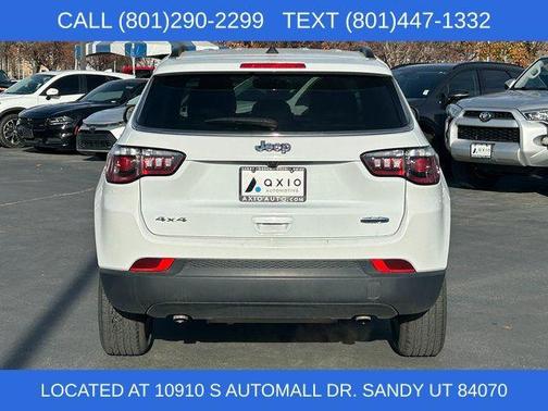 Bright White Clearcoat 2024 Jeep Compass Latitude