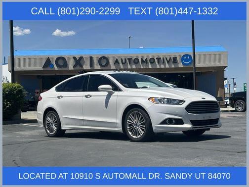 White Platinum Clearcoat Metallic 2015 Ford Fusion SE