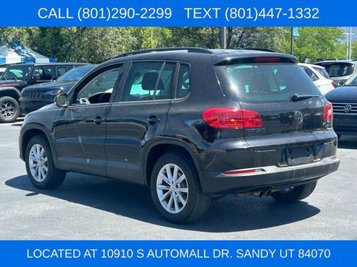 Deep Black 2015 Volkswagen Tiguan 4MOTION Auto SE