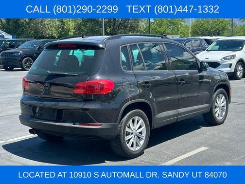 Deep Black 2015 Volkswagen Tiguan 4MOTION Auto SE