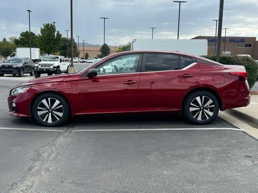 Scarlet Ember 2021 Nissan Altima 2.0 SR