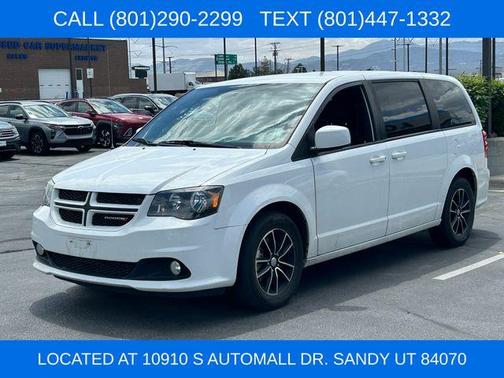 White Knuckle Clearcoat 2018 Dodge Grand Caravan GT