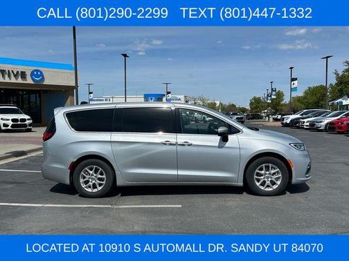 Silver Mist Clearcoat 2023 Chrysler Pacifica Touring-L