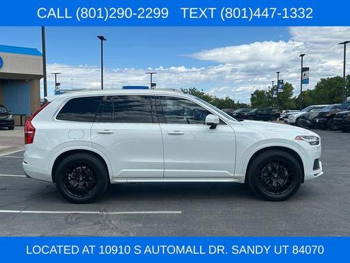 White 2020 Volvo XC90 T6 Momentum 7 Passenger