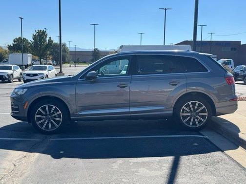 Graphite Gray Metallic 2018 Audi Q7 3.0T Prestige