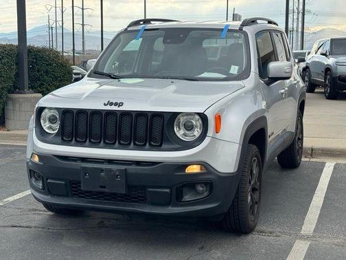 Glacier Metallic 2018 Jeep Renegade Latitude
