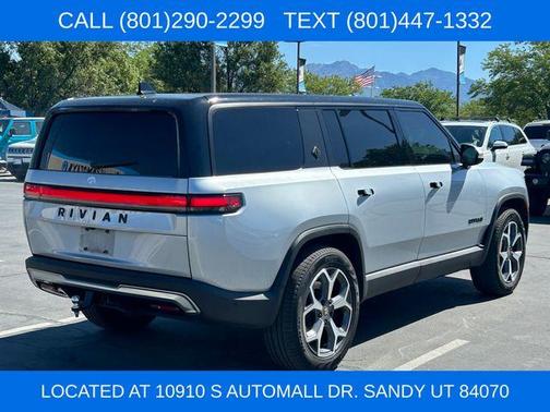 Silver 2024 Rivian R1S Adventure Quad Motor Large Pack