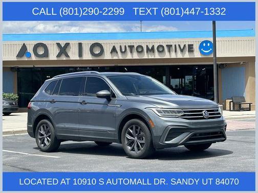 Platinum Gray Metallic 2022 Volkswagen Tiguan 2.0T SE