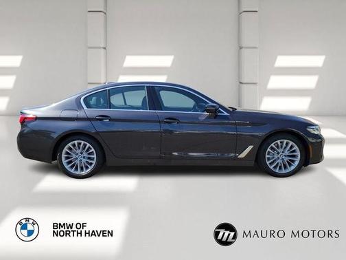 Gray 2023 BMW 530 i xDrive