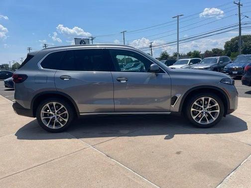 Gray 2024 BMW X5 xDrive40i