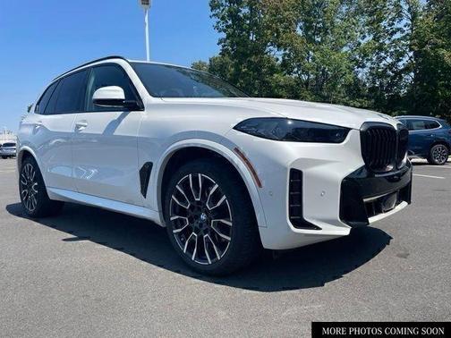 White 2024 BMW X5 xDrive40i