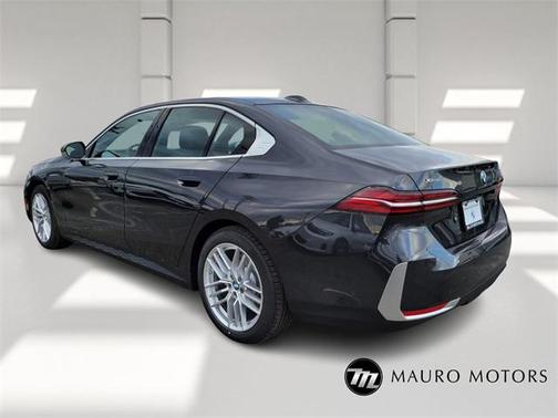 2025 BMW 530 i xDrive