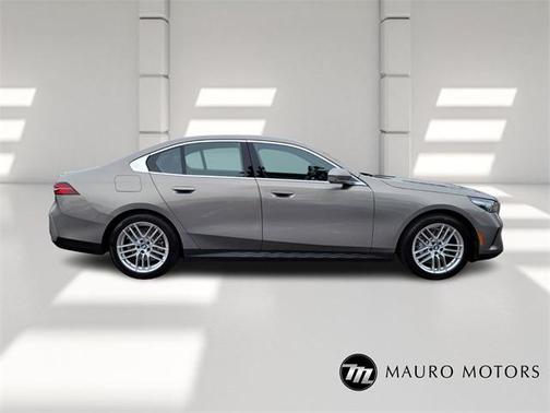 2025 BMW 530 i xDrive