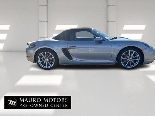 2022 Porsche 718 Boxster S