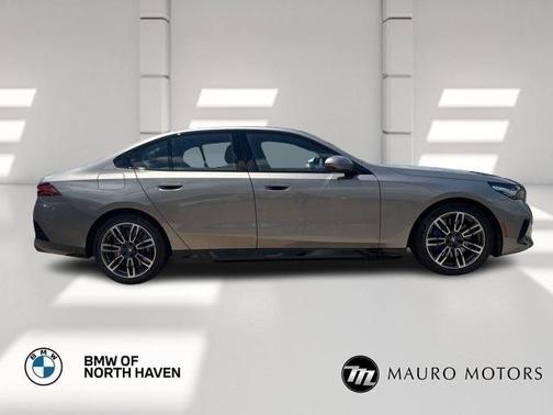 2025 BMW 550e xDrive
