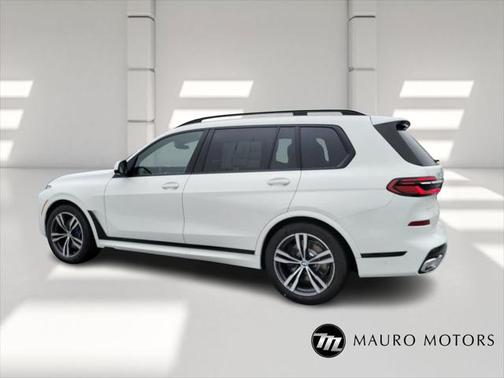 2025 BMW X7 xDrive40i