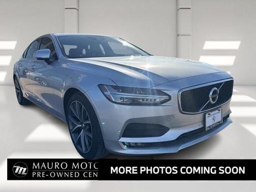 2018 Volvo S90 T5 Momentum