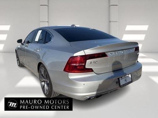 2018 Volvo S90 T5 Momentum