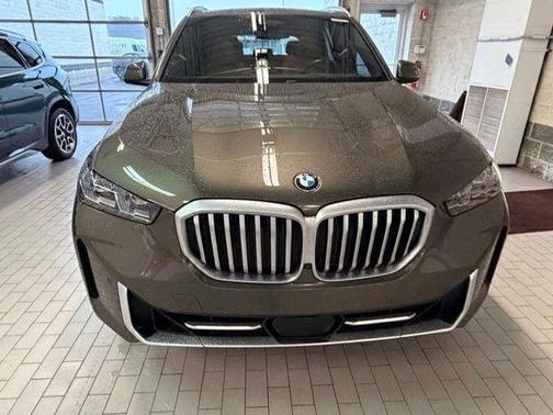 Green 2024 BMW X5 xDrive40i