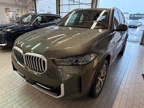 Green 2024 BMW X5 xDrive40i