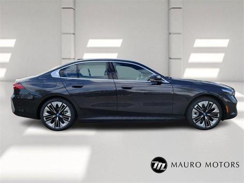 2025 BMW i5 xDrive40