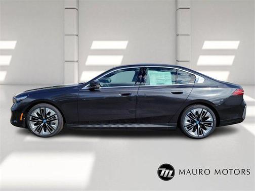 2025 BMW i5 xDrive40