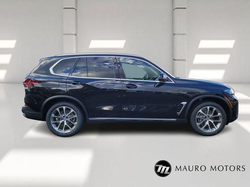 Black 2026 BMW X5 xDrive40i