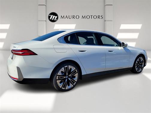2024 BMW 530 530i xDrive