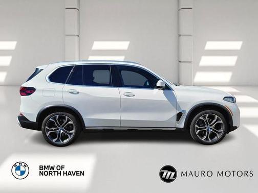 White 2024 BMW X5 xDrive40i