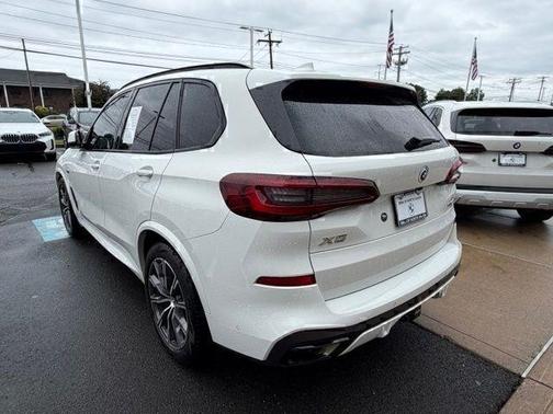 White 2023 BMW X5 PHEV xDrive45e