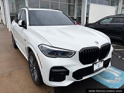 White 2023 BMW X5 PHEV xDrive45e