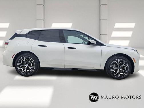 2026 BMW iX xDrive60