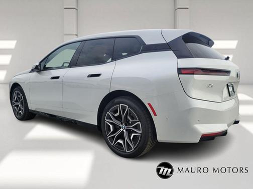 2026 BMW iX xDrive60